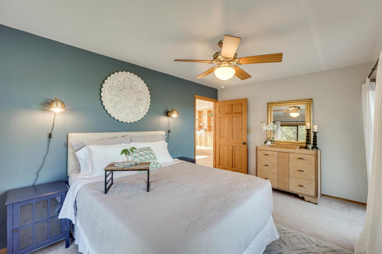 Cozy Central Point Bungalow On Working Winery! Extérieur photo