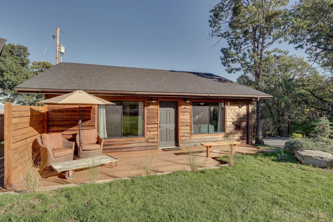 Cozy Central Point Bungalow On Working Winery! Extérieur photo